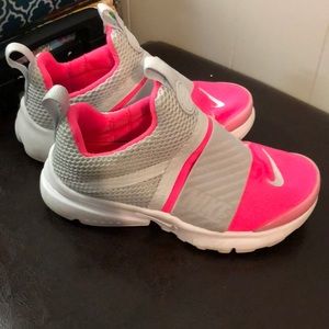 Girls size 12 Nike Presto extreme Pink and gray